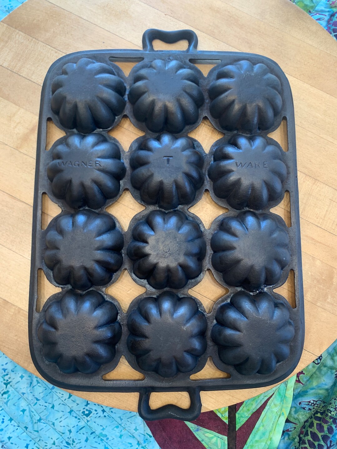 Vintage HTF Wagner Ware Type C Shell Gem Pan Cast Iron Turks Head 11 ...