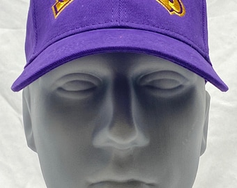 Gorra con letra griega curva Omega Psi Phi