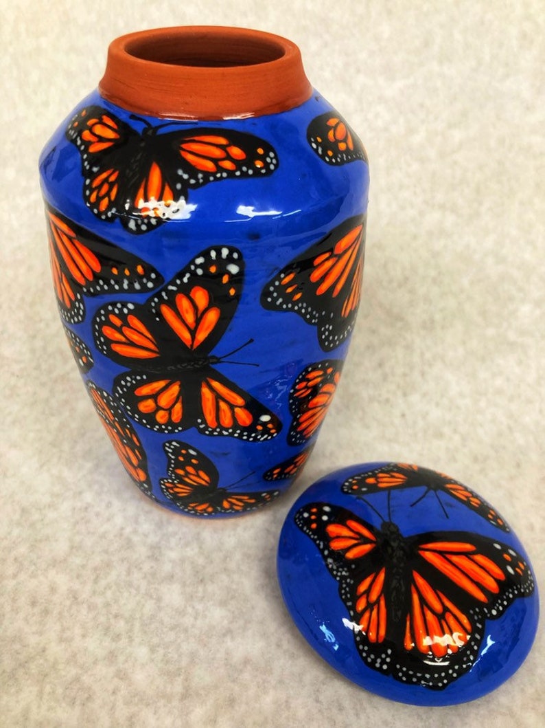 Monarch Funeral Urn Item#1106