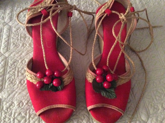 JAN SALE - 1940s Red cherry Wedges Size 5 1\2 Gor