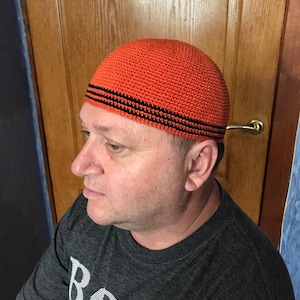 Men&#39;s Skull cap, Taqiyah, Kufi hat is cotton, Mens short beanie crochet brown color a black stripe