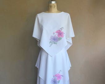 Unique Vintage des années 70 niveaux Style mouchoir robe