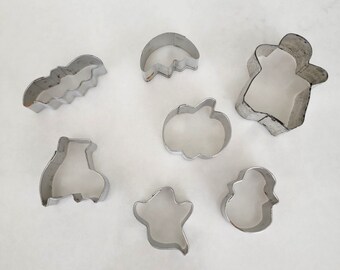 Vintage Miniature Holiday Cookie Cutters: Set of 7, Halloween & Snowman