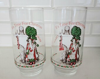Pair of American Greetings Corp Holly Hobbie "It's Time For Christmas" 10-Ounce Glass Tumblers