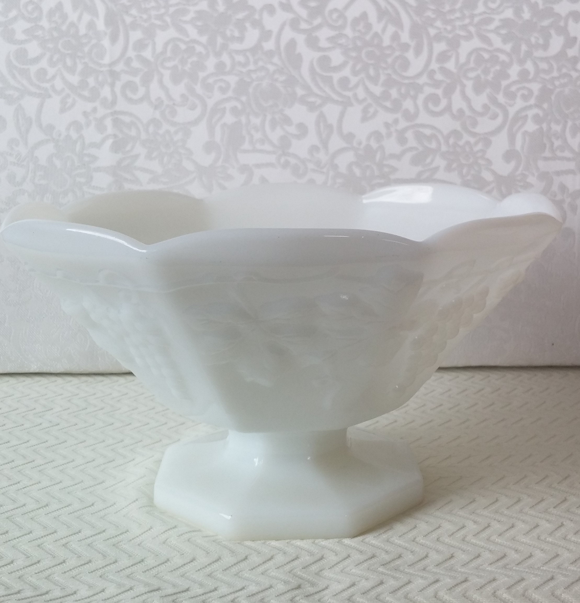 Vintage Milk Glass Fruit Bowl Vintage Grape Design Milk Glass Etsy