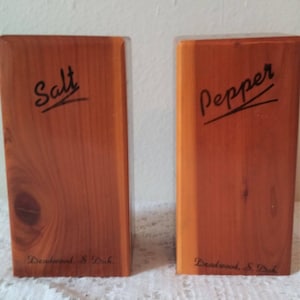 Vintage Wooden Salt and Pepper Shakers, Vintage Deadwood South Dakota Salt and Pepper, Vintage Salt and Pepper Shaker Souvenir Set