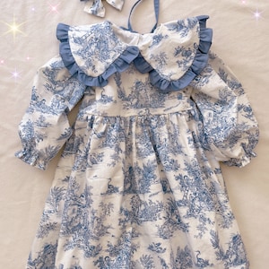 EXPEDITION AOUT/SEPTEMBRE - Toile de Jouy robe à grand col 3/6 mois à 6 ans