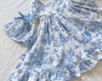 Baby girl&#39;s dress with large Toile de Jouy sleeves from birth to 5 years old