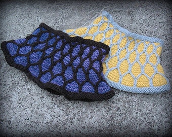 Metheglin graphic, dramatic honeycomb garter stitch cowl / scarf -- digital knitting pattern
