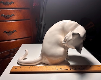 台湾製ボーンチャイナの猫の置物、コレクター向けボーンチャイナの猫の