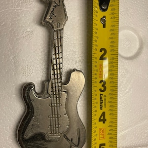 Vintage Silver Guitar Fender Sign Classic Lightweight Belt Buckle For Men&#39;s and Women&#39;s