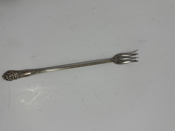 Vintage 1881 Rogers Oneida LTD Enchantment Silver Plate Pickle