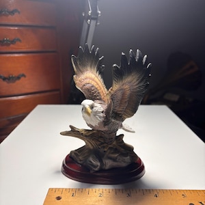 American Bald Eagle Awesome detail ~Spread Wings Statue On Wood Base