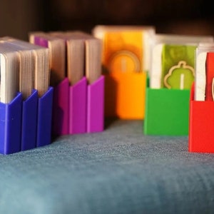 Hadara Card Container
