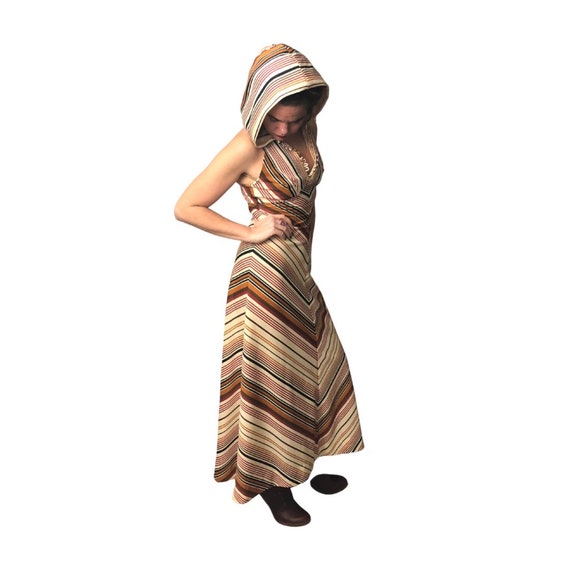 Seventies brown maxi hooded dress - image 4