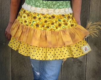 DAISEY HALF APRON