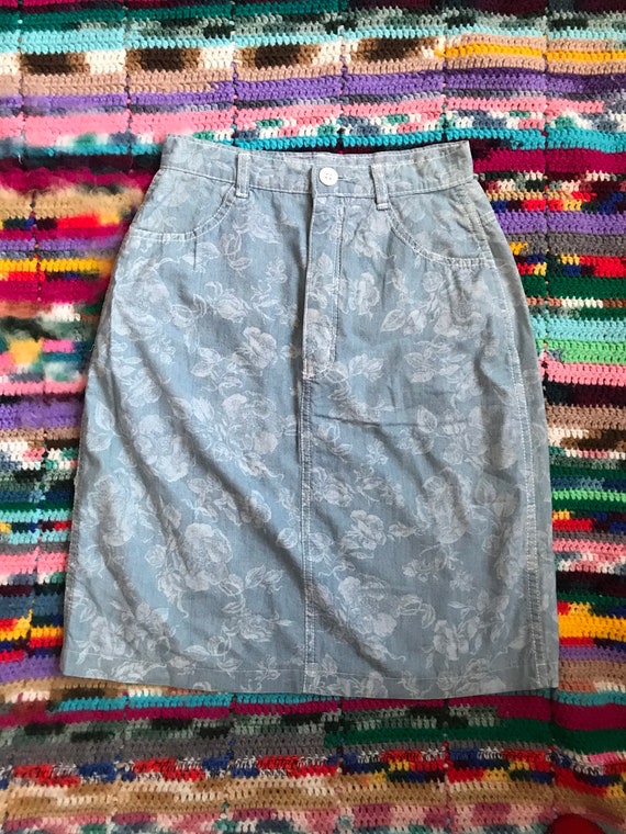 GORGEOUS 1980s floral skirt