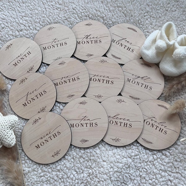 Baby Milestone Wooden Discs, Newborn Photo Props, Monthly Milestones 12 Month Set, Neutral Baby Shower Gift, New Parent Gift Ideas, Leaf set