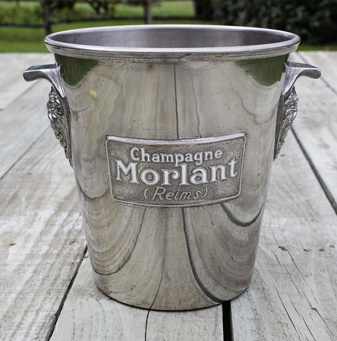 Seau à Champagne Publicitaire-Refroidisseur avec Plaque Signalétique Émaillée Blanche Champagne Morl