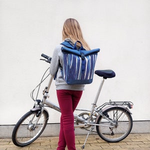 Petite sacoche / sac à dos vélo KOMBI 20 - 26'' pour vélo pliant enfant en bâche - modèle Indigo