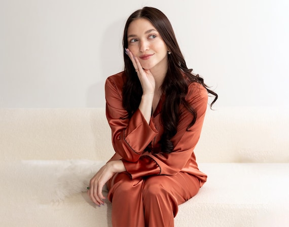 Burnt Orange Pajama Pants Set, Silky Stretch Pajamas, Orange Satin Pajamas, Personalized Sleepwear, Rust Pajama Set, Orange Satin Silky Set