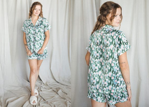 floral pajamas, tulip pajamas, pastel pajamas, flower print pajamas, custom flower pajamas, custom floral pajamas, monogram flower pajamas
