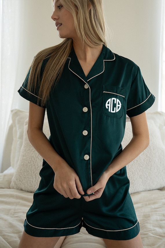 emerald green pajamas, women's pajamas, matching pajamas, forest green pajamas, forest green, green, monogram pajamas, satin green pjs