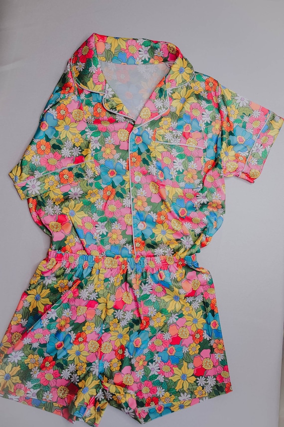 custom floral pajamas, flower power pajamas, wedding pajama sets, bridesmaid, bride, birthday girl pajamas, gift, womens custom text pajamas