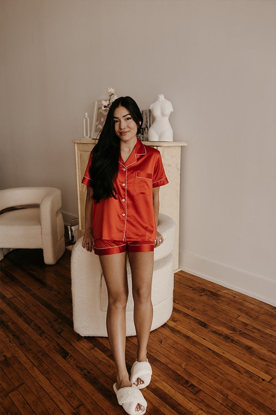 custom orange pajamas, orange satin pajamas, silk pajamas, wedding pajamas, monogram pajamas, satin pajamas, bride pajamas, pajama set, pjs