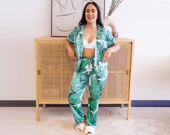 Women's tropical pajamas, green banana leaf pajama set