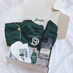 bridesmaid pajama box, bridesmaid proposal, custom bridesmaid gift, bridesmaid proposal box, green wedding, bridesmaid box with pajamas