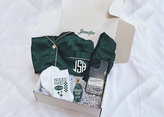 bridesmaid pajama box, bridesmaid proposal, custom bridesmaid gift, bridesmaid proposal box, green wedding, bridesmaid box with pajamas