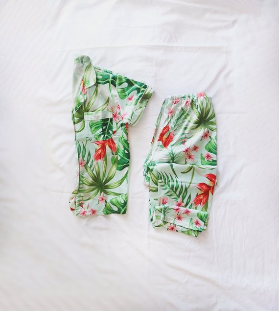 satin tropical pajamas, beach wedding pajamas, palm leaf pjs, bridesmaid, tropical wedding, loungewear, pajama set, beach wedding, palm