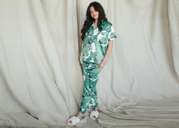 Banana Leaf Pajama Set Women s Tropical Pajamas Wedding Pajamas Staycation Pajamas Hawaiian Pajamas Pajama Pants Set Monogram Pajamas Etsy Canada