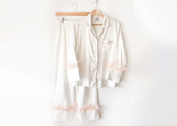 white feather pajamas, faux feather pajamas, custom bride pajamas, monogram pajamas, bridal party, wedding, white pjs, custom text pajamas