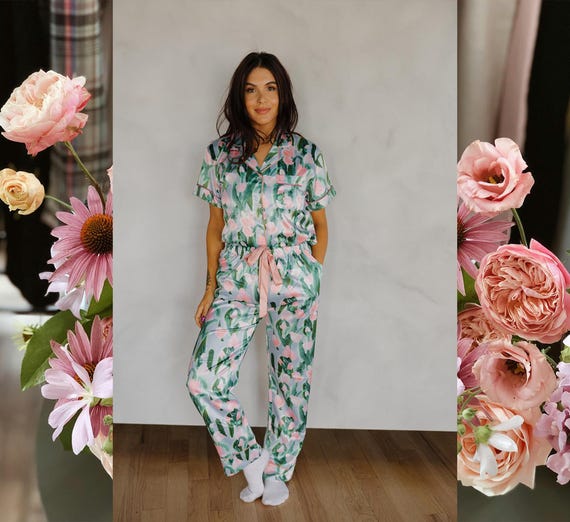Silky Floral Satin Pajama Set for Women – Luxurious Lounge and Sleepwear with Soft Satin Fabric, Chic floral Print, and Ultra Cozy Fit