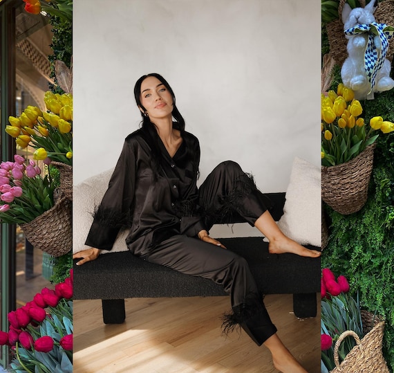 Luxury Black Feather Satin Pajama Set | Chic Sleepwear | Bridal Party PJs | Personalized Gift for Her | Black Feather Pajama Set | Cozy pjs