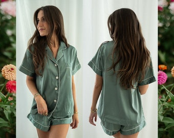 eucalyptuspyjama, op maat gemaakte groene pyjama, satijnen pyjama, pyjama, bruidsmeisje, bruid, verjaardagspyjama, monogram, damespyjama op maat