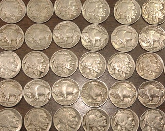 40 Buffalo Nickels (1 Roll) - At Least 20 are from the 1920's