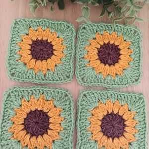 Set of 4 sunflower crochet granny squares - light green border, crochet sunflower squares, granny squares, crochet sunflowers