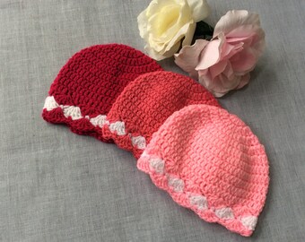 Crochet scalloped trim shell stitch baby beanie , pink crochet beanie for baby, baby gift, pink baby hat- size newborn to 3 months