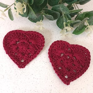 Set of 2 burgundy crochet love heart motifs or embellishments, 2 crochet hearts, burgundy hearts, crochet hearts, handmade crochet hearts