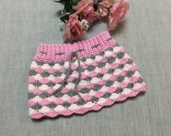 Hermosa falda de punto de concha de crochet para bebé o niño pequeño de 18 a 24 meses, falda de niño de crochet rosa gris y blanco, falda hecha a mano para niño pequeño.