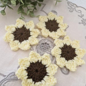 Set of 4 crochet sunflowers -lemon yellow crochet flowers, 7cm crochet sunflowers, handmade embellishments, appliques, sew on, scrapbooking