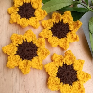 Set of 4 crochet sunflowers -yellow crochet flowers, 7cm crochet sunflowers, handmade embellishments, appliques, sew on, scrapbooking