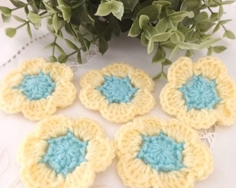 Set of 5 yellow & mint crochet flowers - embellishments, appliques, sew on, scrapbooking