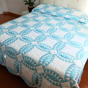 Our quilt bed covers and comforter quilt blankets come in a variety of styles to suit your taste and home décor preferences. Whether you prefer traditional, modern, coastal, tropical, country, primitive, minimalist, bohemian