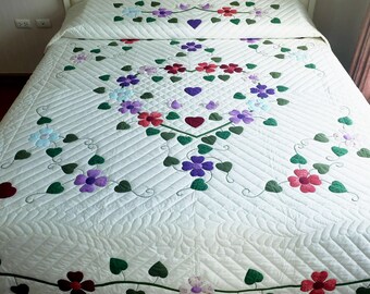 Couette appliquée en cornouiller faite main : literie en coton de style amish personnalisée, couverture de fleurs sur commande