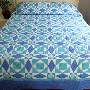 Personalisierte Sturm auf dem Meer Quilt, geometrische handgesteppte Baumwolle Tagesdecke, Ocean Patchwork Bettwäsche, Erbstück nautische Geschenke, Queen-Cal King