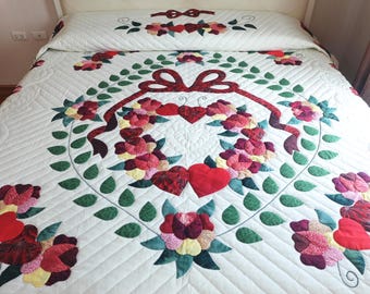 Couette avec appliques roses pays amis, fleurs coeurs et couverture noeud, couvre-lit courtepointe floral rouge, literie rose